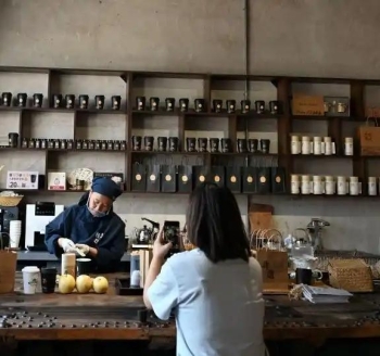 一线见闻｜在雪花梨乡，喝一杯梨膏咖啡Frontline Experience - Drinking a Cup of Pear Cream Coffee in Snowflake Pear Township