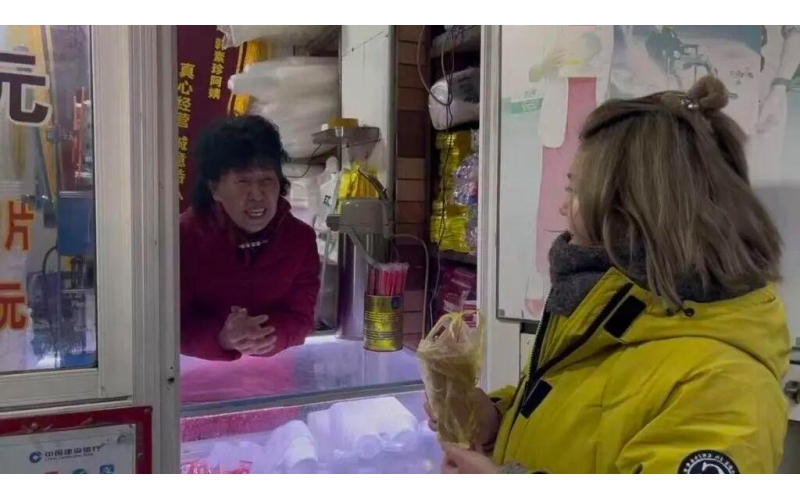 南京&ldquo;10元手冲咖啡&rdquo;阿姨：火过，就很满足Nanjing "10 yuan hand brewed coffee" auntie: Once it's hot, it's very satisfying