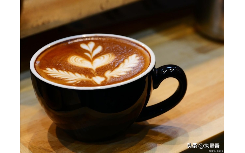 七成人睡不够，五成人靠咖啡，这届职场拿命在拼70% of people don't sleep enough, 50% rely on coffee, this workplace is risking their lives