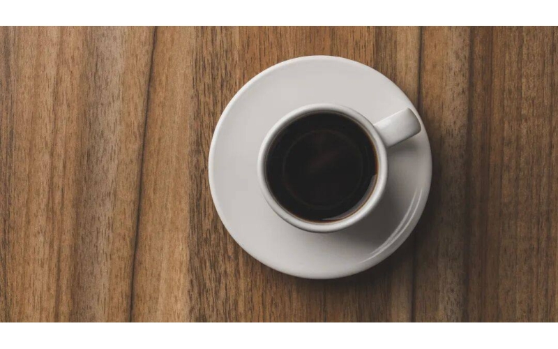 街边的咖啡屋Coffee shops on the street