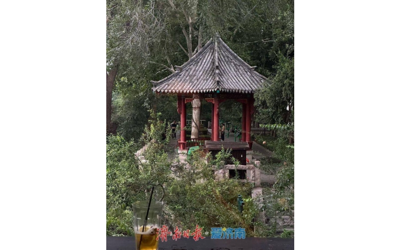 泉边咖啡香满巷 济南老城再添消费新场景Quanbian Coffee Fragrance fills the alleys, Jinan Old Town adds new consumption scenes