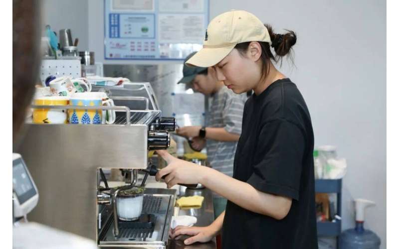 在工作与生活之外，这杯咖啡留给安居奉贤的你Outside of work and life, this cup of coffee is reserved for you, Anju Fengxian