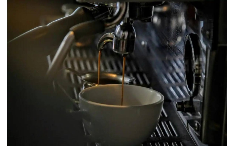 从九块九到五元，咖啡市场价格竞赛再升级？Is the price competition in the coffee market further upgraded from 9.9 to 5 yuan?